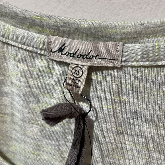 Mod-o-doc Shirt Women's XL Green V-Neck Short Sleeve Ruched Soft Comfy Von Maur - Picture 4 of 7